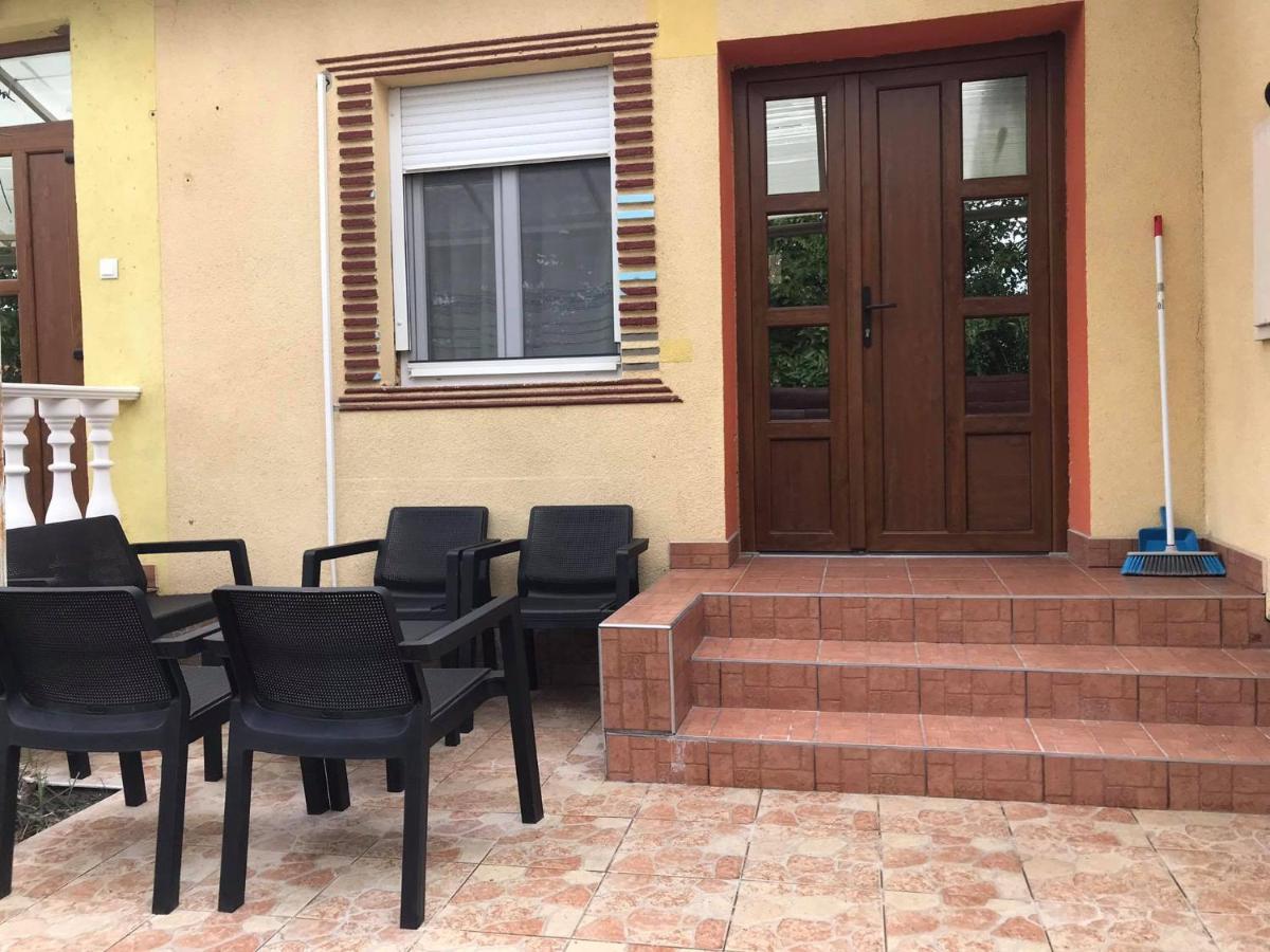 Tahiti Apartman Apartment Hajduszoboszlo Ngoại thất bức ảnh
