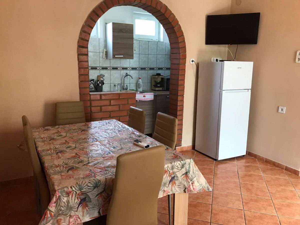 Tahiti Apartman Apartment Hajduszoboszlo Ngoại thất bức ảnh