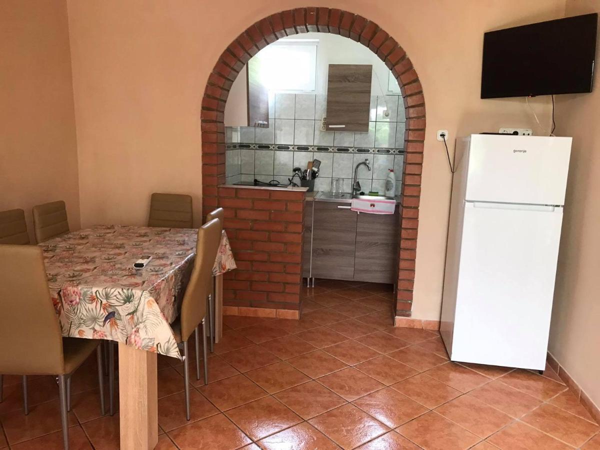 Tahiti Apartman Apartment Hajduszoboszlo Ngoại thất bức ảnh