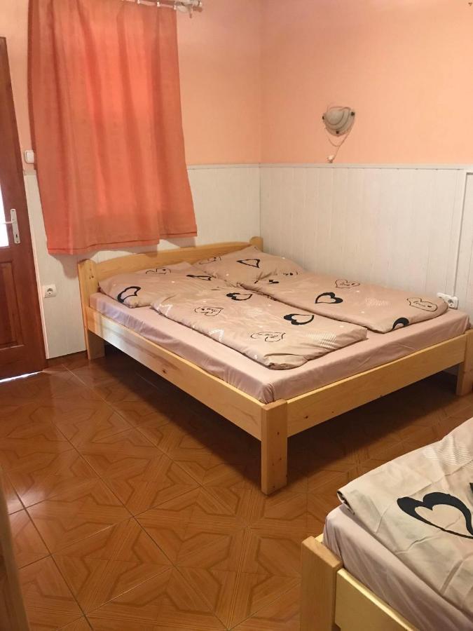 Tahiti Apartman Apartment Hajduszoboszlo Ngoại thất bức ảnh