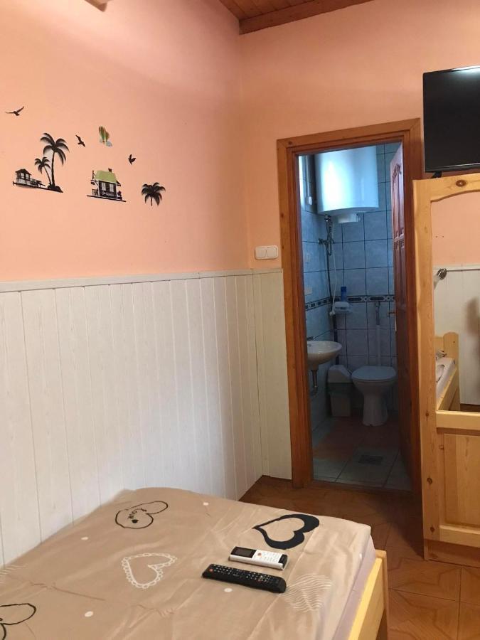 Tahiti Apartman Apartment Hajduszoboszlo Ngoại thất bức ảnh