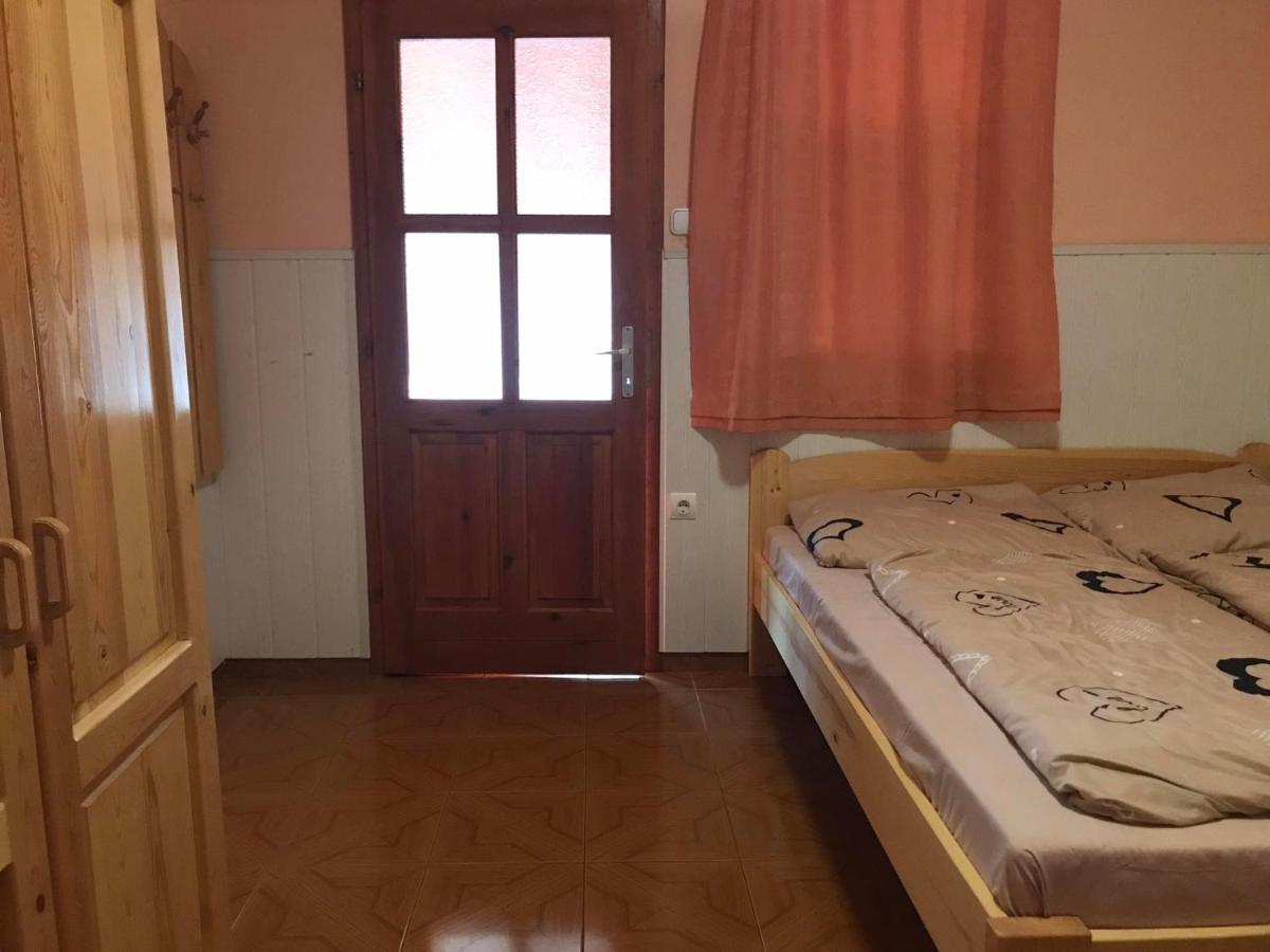 Tahiti Apartman Apartment Hajduszoboszlo Ngoại thất bức ảnh