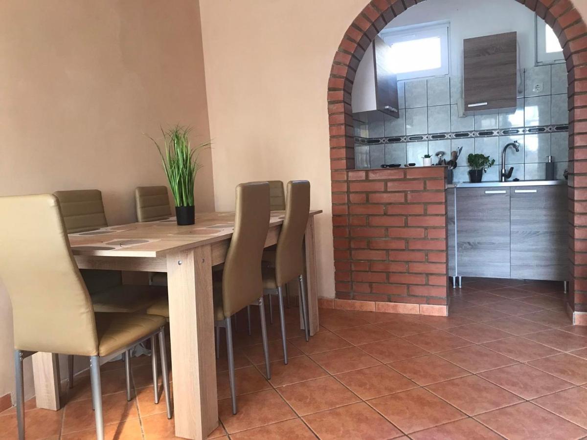 Tahiti Apartman Apartment Hajduszoboszlo Ngoại thất bức ảnh