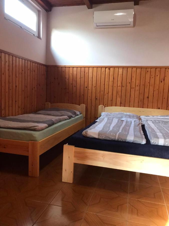 Tahiti Apartman Apartment Hajduszoboszlo Ngoại thất bức ảnh