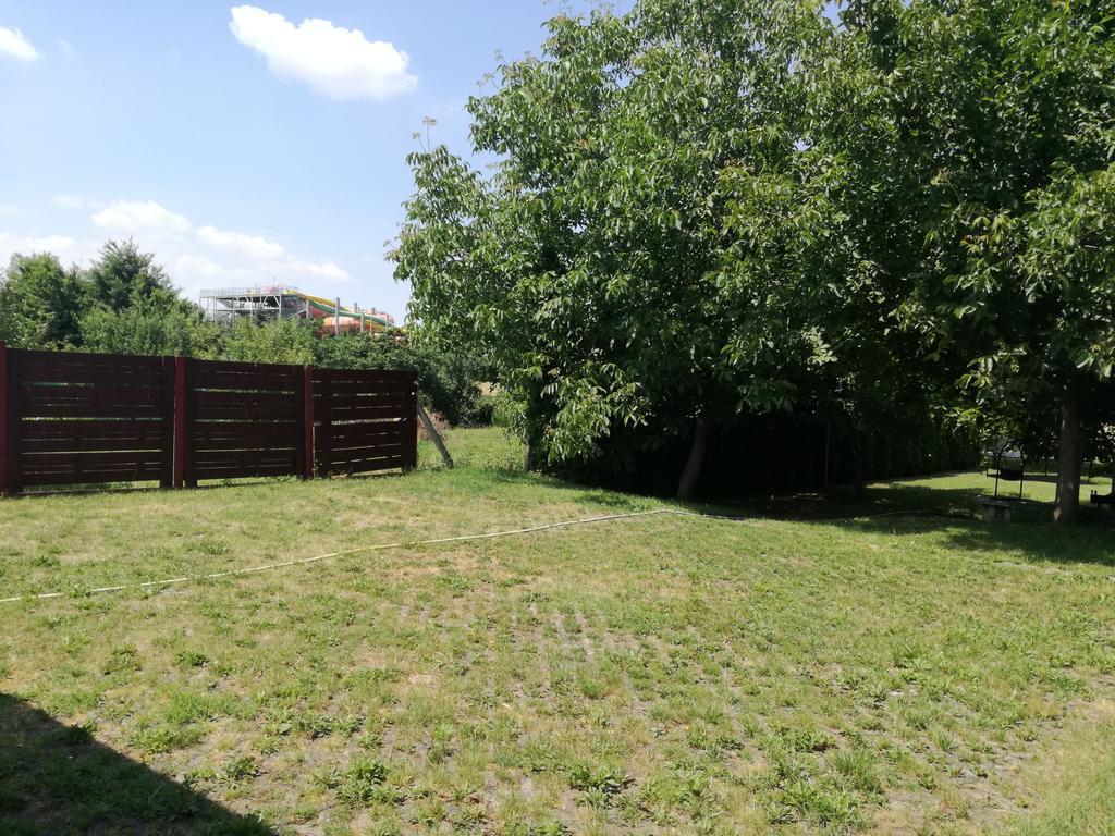 Tahiti Apartman Apartment Hajduszoboszlo Ngoại thất bức ảnh